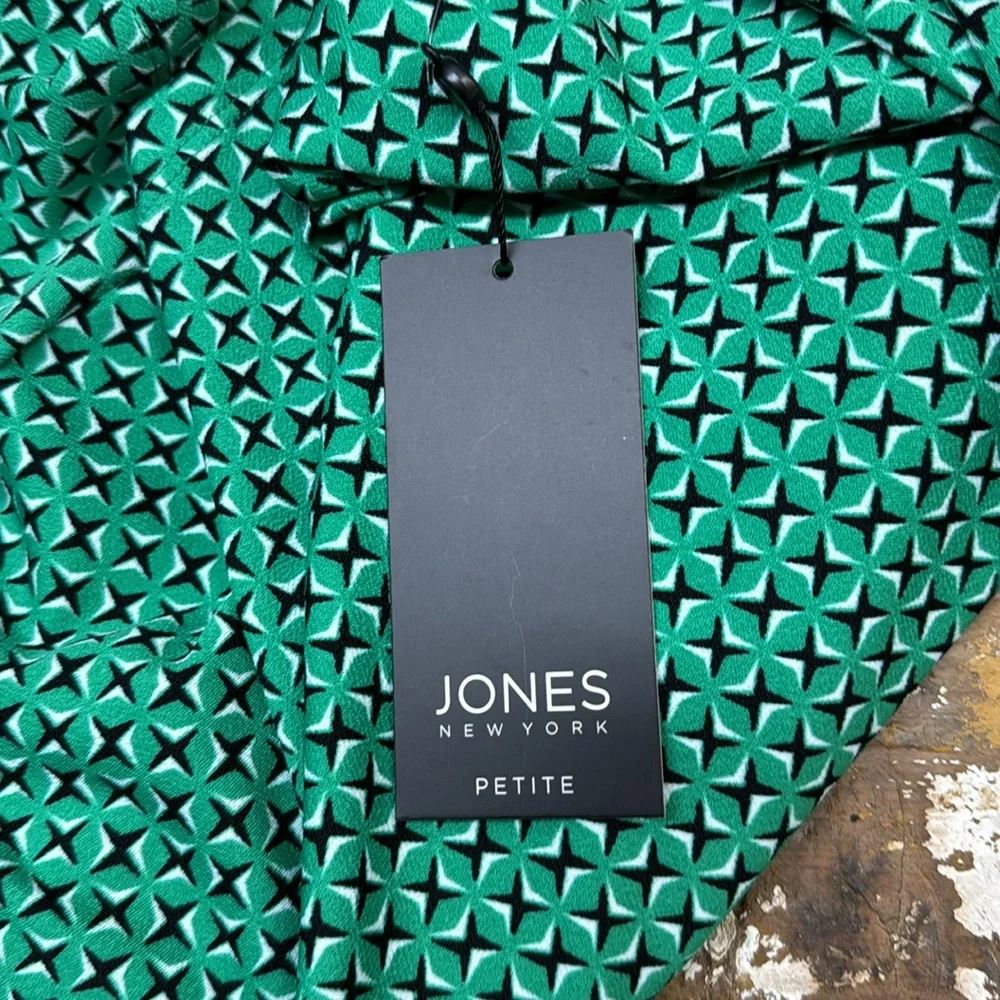 Jones New York 3/4 Sleeve Blouse. PM. NWT - Picture 9 of 10
